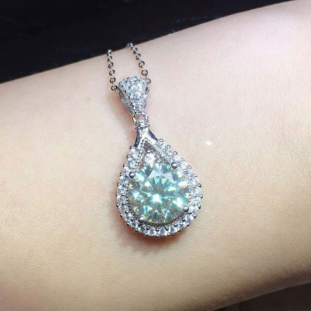 Alindra Voselle Necklace