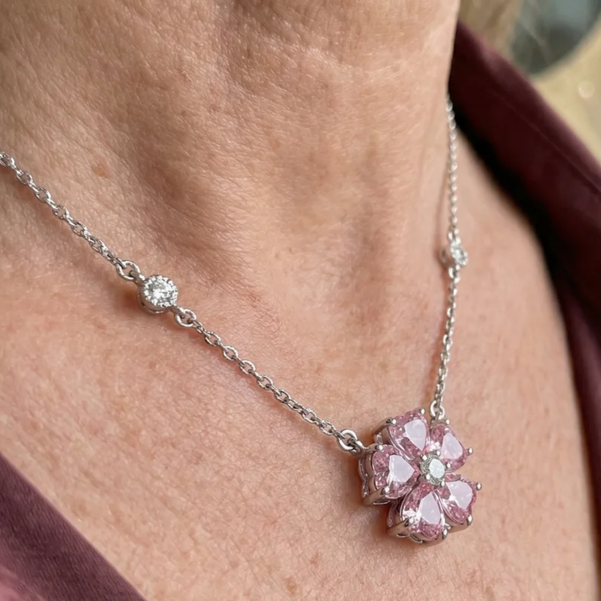 Flower Petal Glow Pendant Necklace